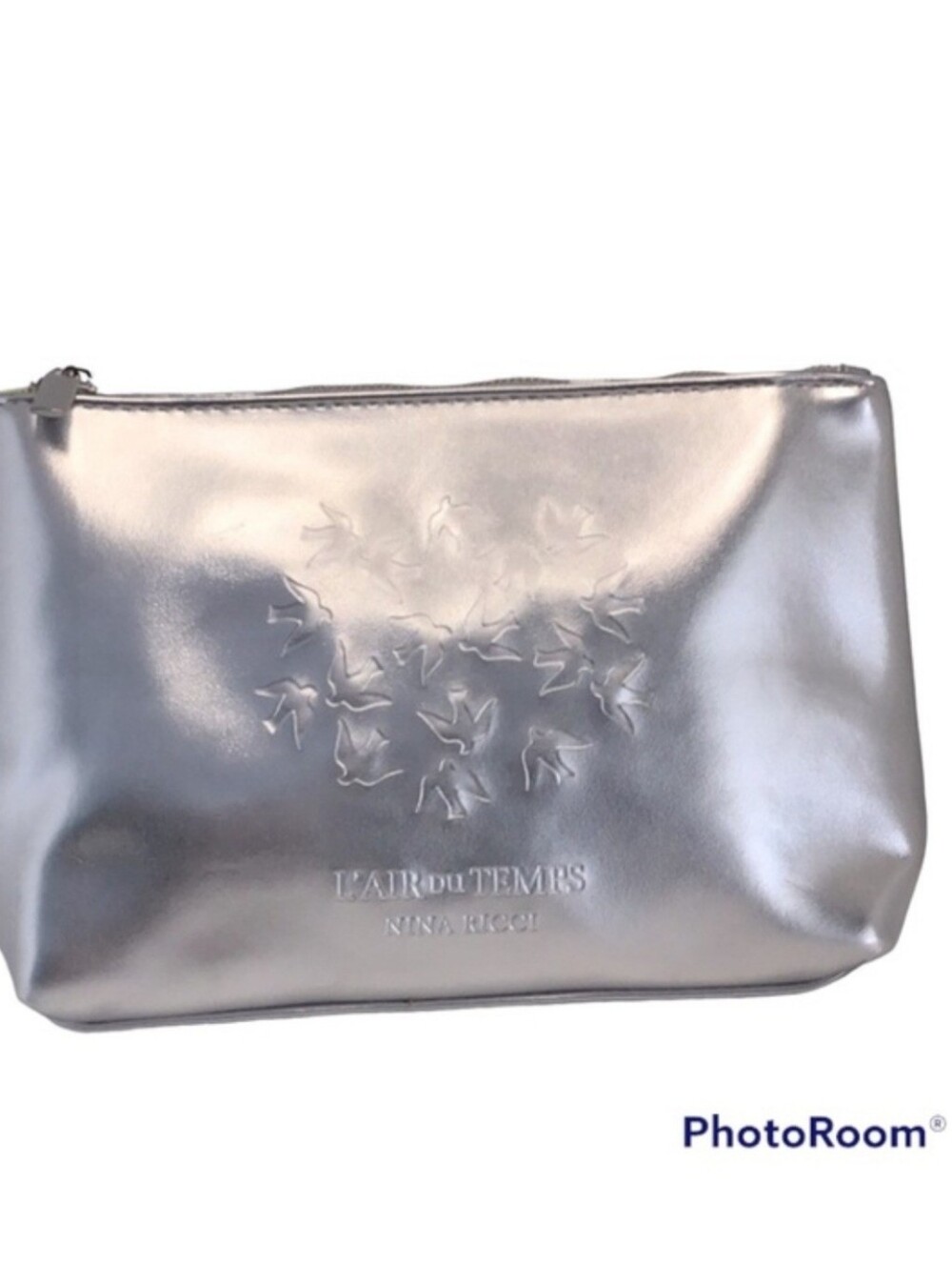 🍄 Nina Ricci Silver Cosmetic Bag